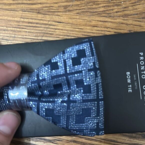 NWT Pronto Uomo Mens Blue Geometric Bow Tie - Picture 5 of 5